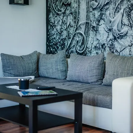 度假居 Peggy Mit Klimaanlage In Den Bergen